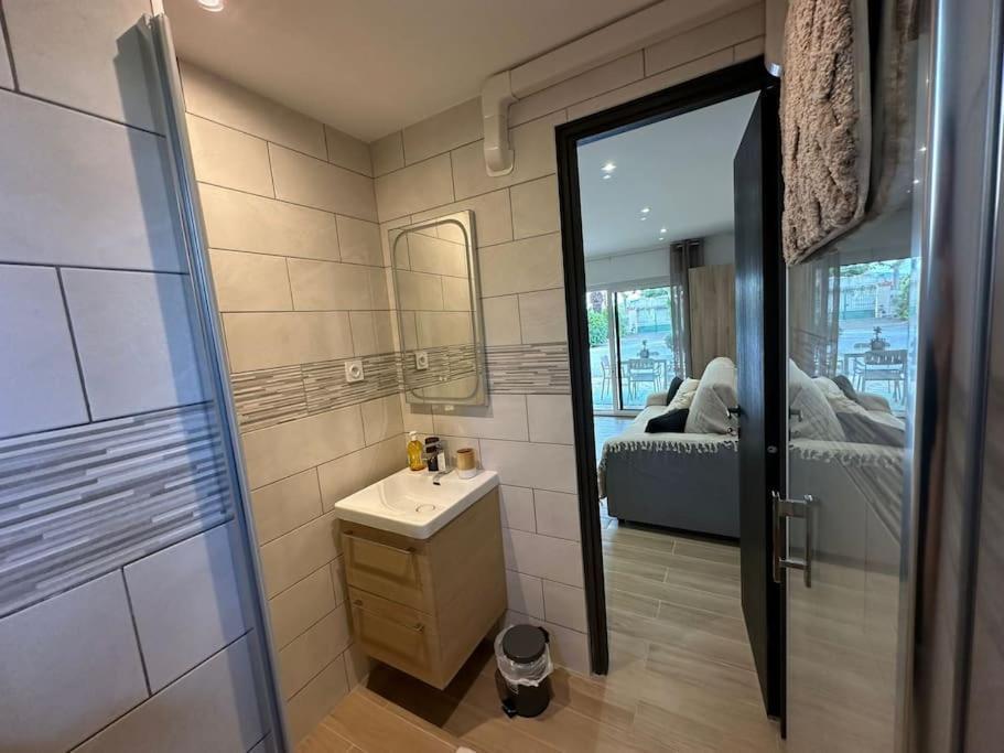 Cosy A 500m De La * Fréjus
